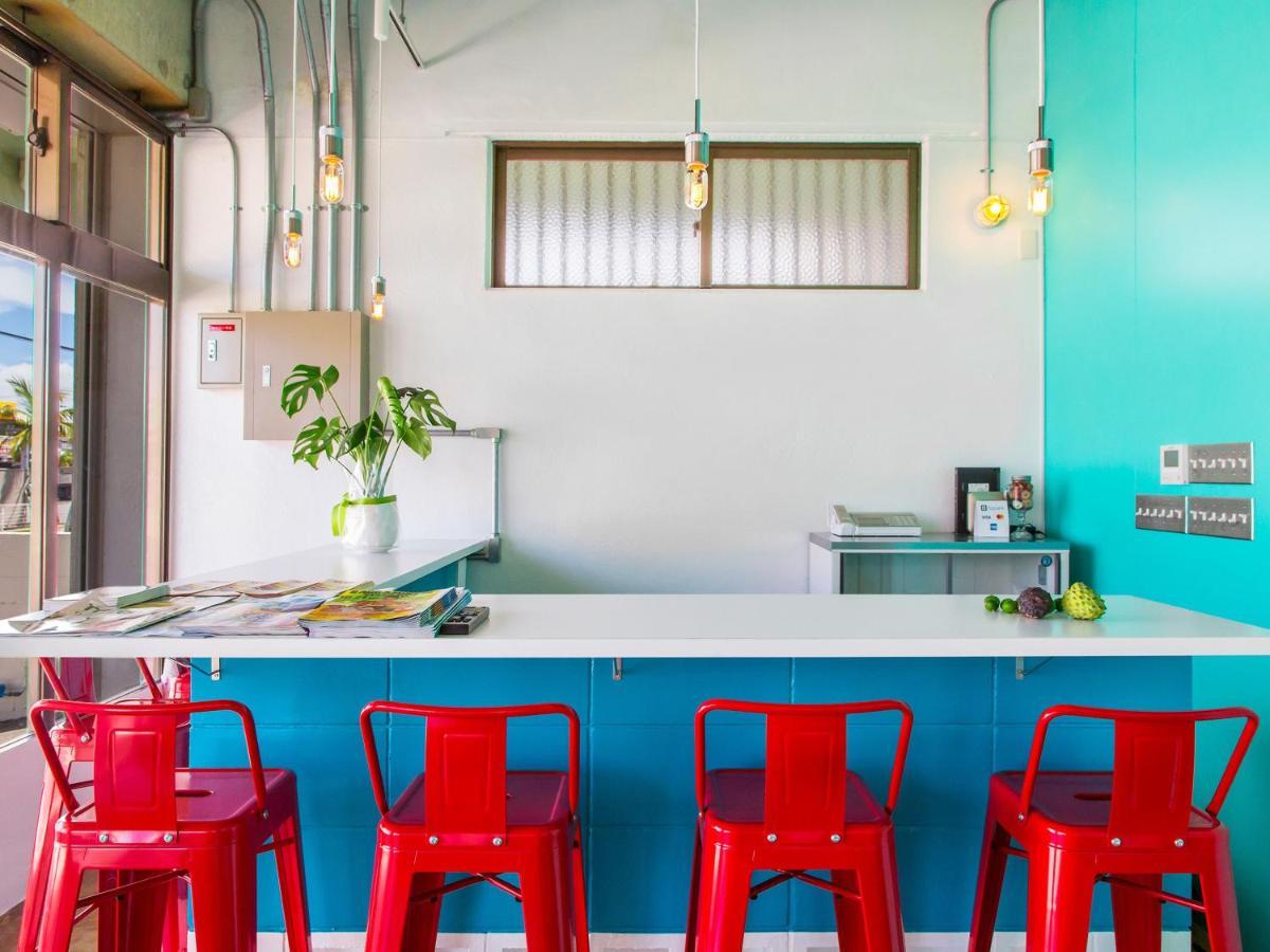 Seawall Hostel *